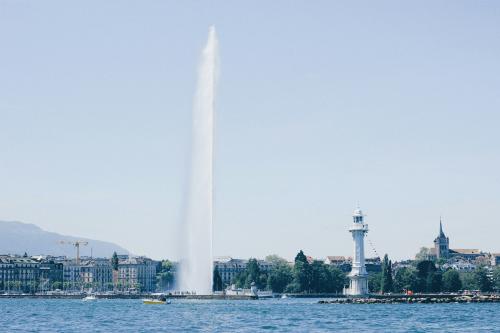Cheap Business Class Flights to Geneva (GVA)