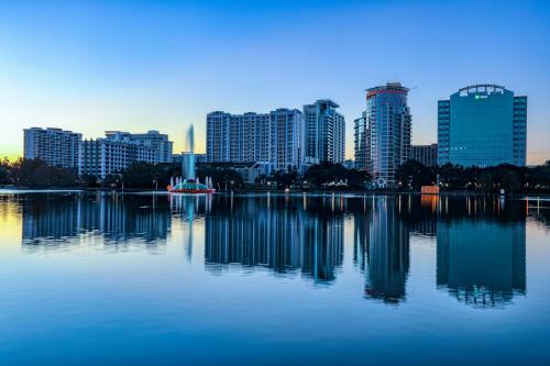 Cheap Business Class Flights to Orlando (MCO)