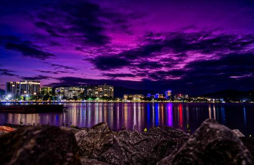 Cheap Business Class Flights to Cairns (CNS)