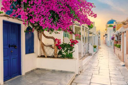 Cheap first class flight to Santorini