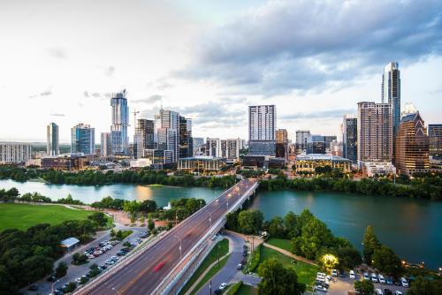 Cheap Business Class Flights to Houston (IAH)