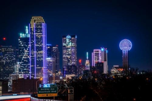 Cheap Business Class Flights to Dallas (DFW)