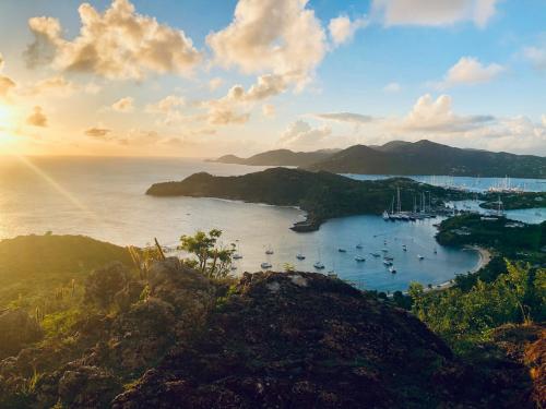 Cheap Business Class Flights to Antigua and Barbuda