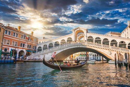 Cheap Business Class Flights to Venice (VCE)