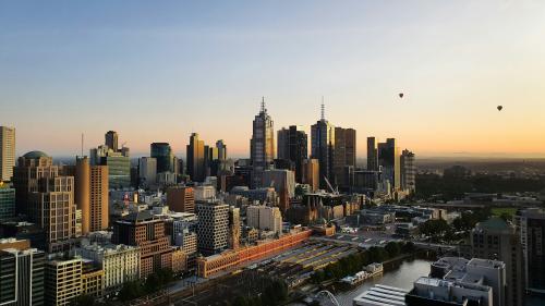 Cheap Business Class Flights to Melbourne (MEL)