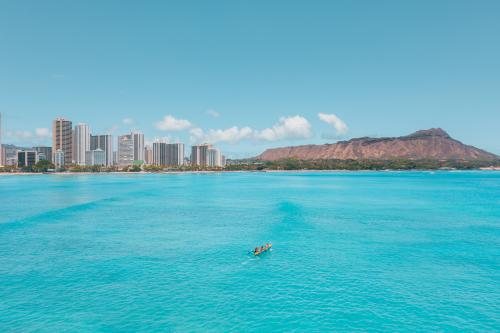 Cheap first class flights to Hawaii