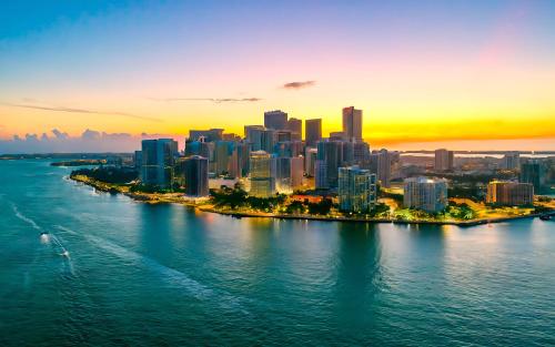 Cheap first class flights to Miami, FL