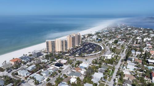 Cheap first class ticket to Florida